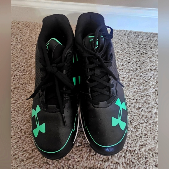 Under Armour Cleats - Picture 2 of 4